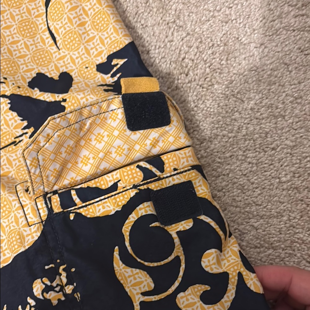 Old Navy Printed Mens Board Shorts - Picture 3 of 6
